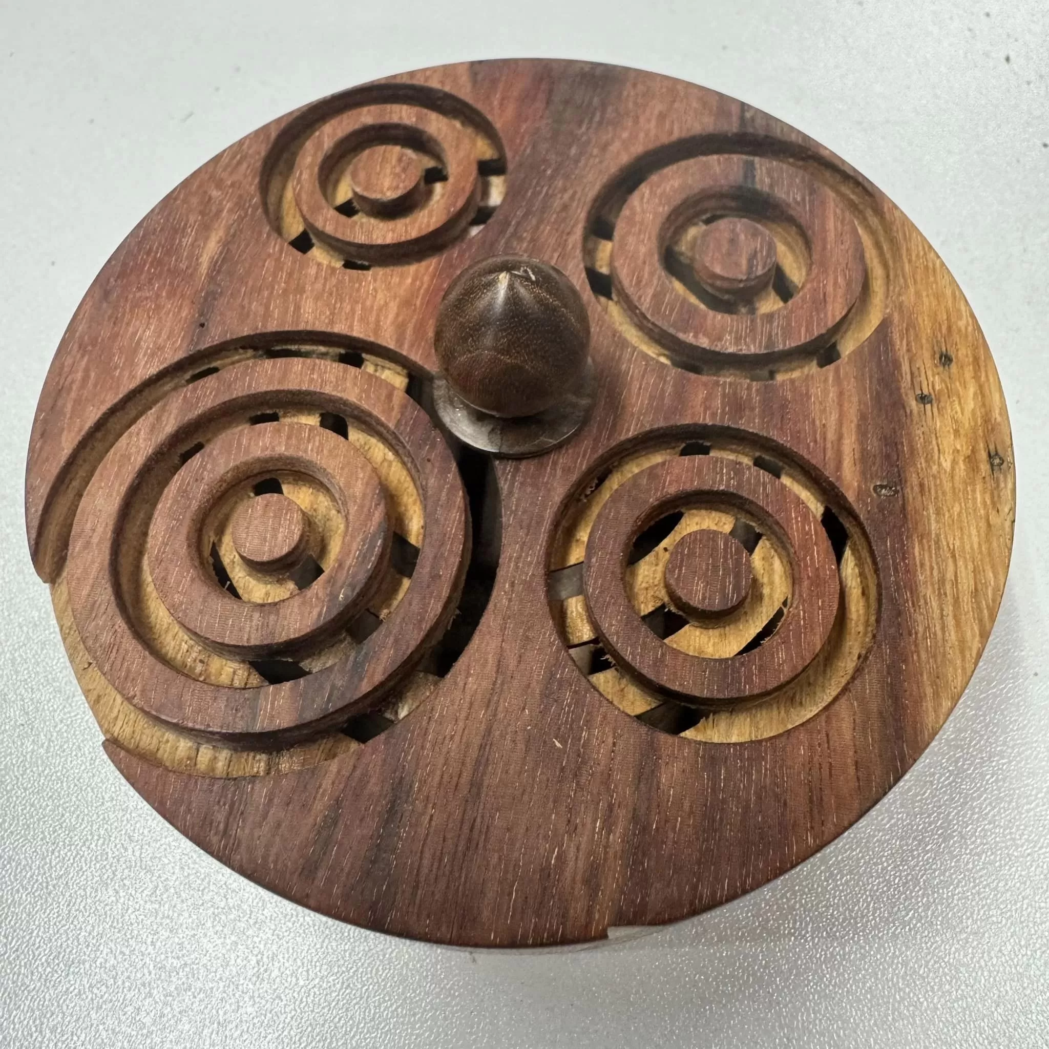 四體盒蓋鏤空小盤香爐 視角 3