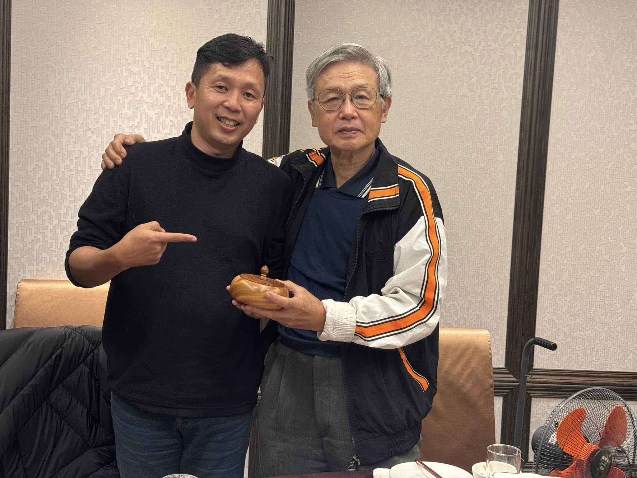 JW09.31 原木鏤空小盤香爐 視角 4